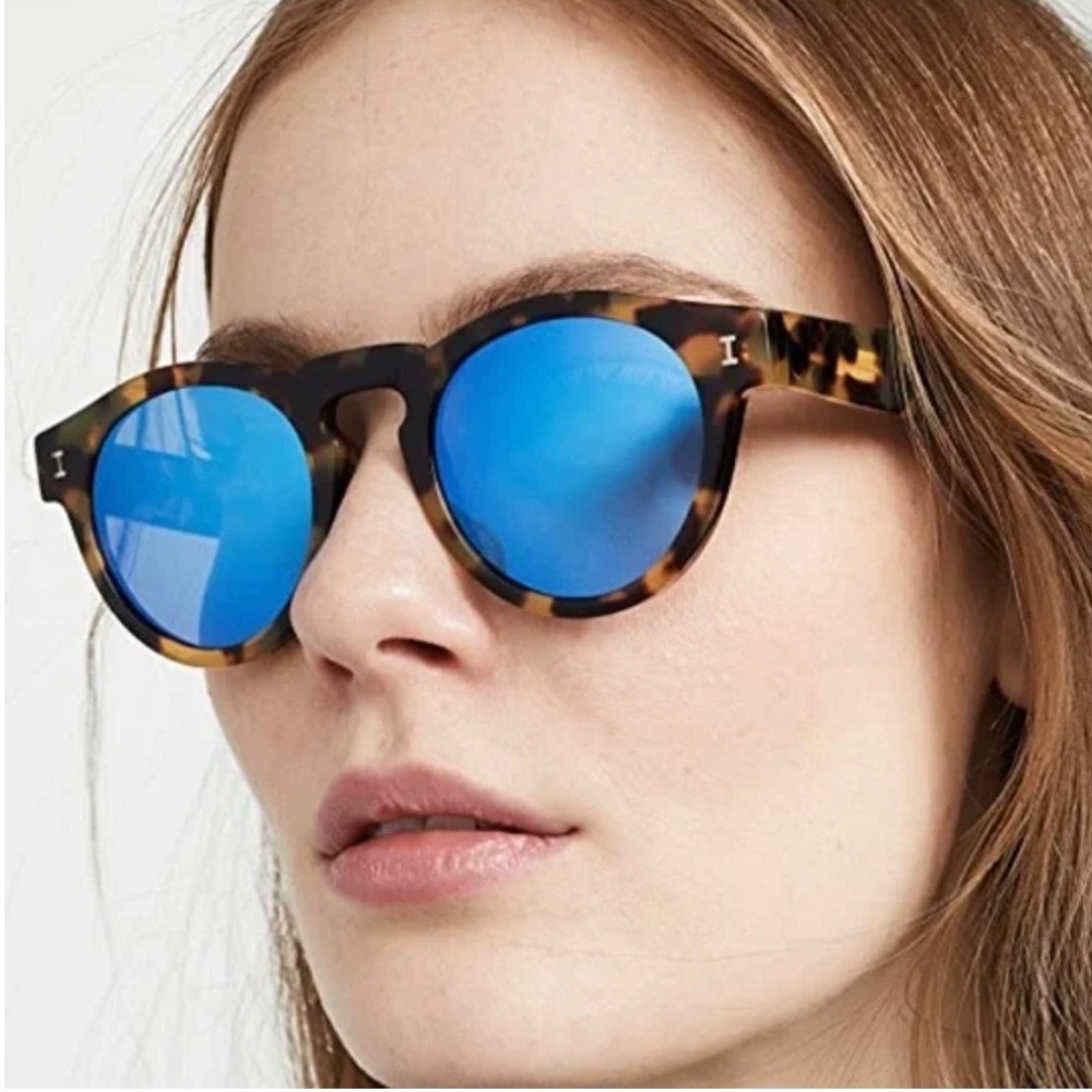 Illesteva Leonard Sunglasses: Tortoise w blue lenses